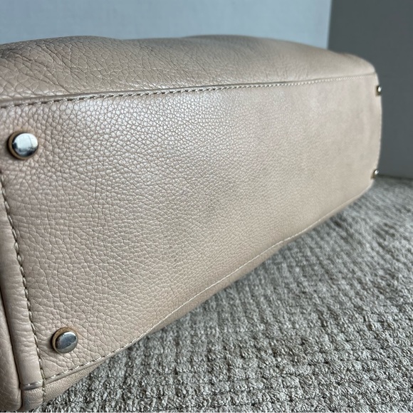 Kate Spade Large Tote Shoulder Bag with chain handles. Cream  color - Picture 9 of 16